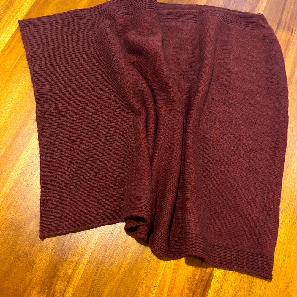 Splendid poncho wrap one size burgundy